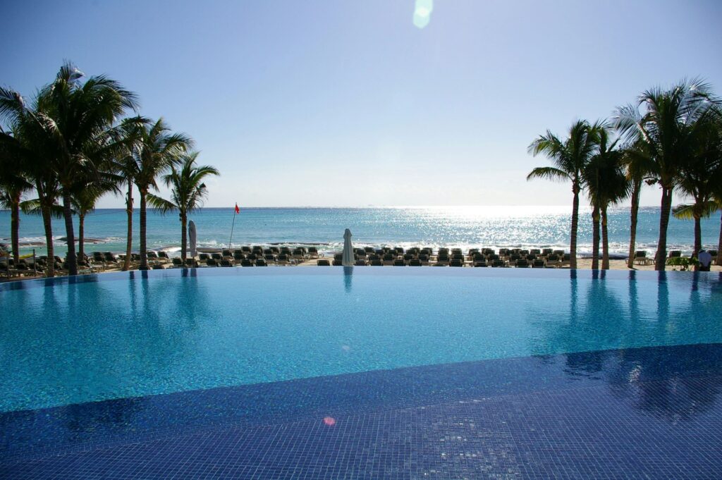 Incorporating Infinity Pools into Your Villa Design