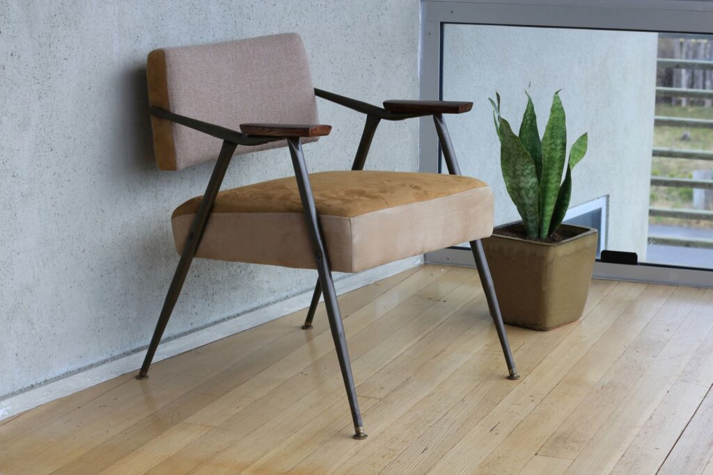 Selecting Eco-Friendly and Sustainable Furniture for Your Villa