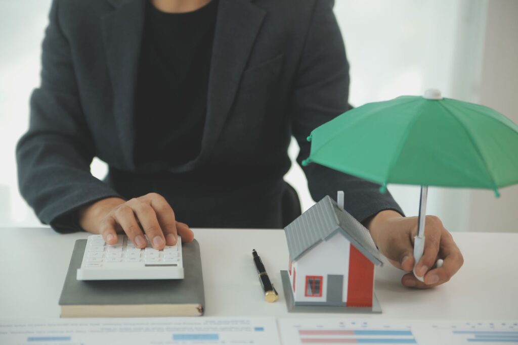 Villa insurance policies and types of coverage for property owners.