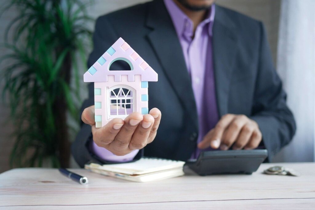 Villa insurance policies and types of coverage for property owners.