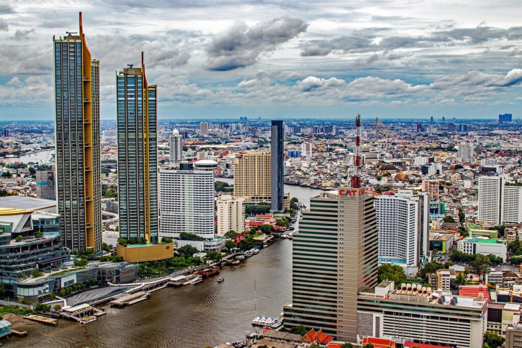 Comparing Real Estate Investments in Koh Samui and Phuket