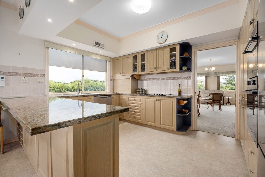 Creating a Solid Long-Term Rental Agreement for Your Villa