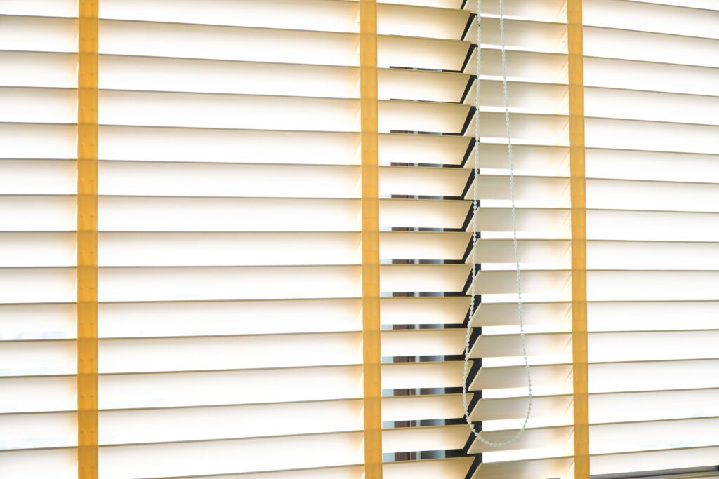 How to Choose the Perfect Curtains and Blinds for Your Villa
