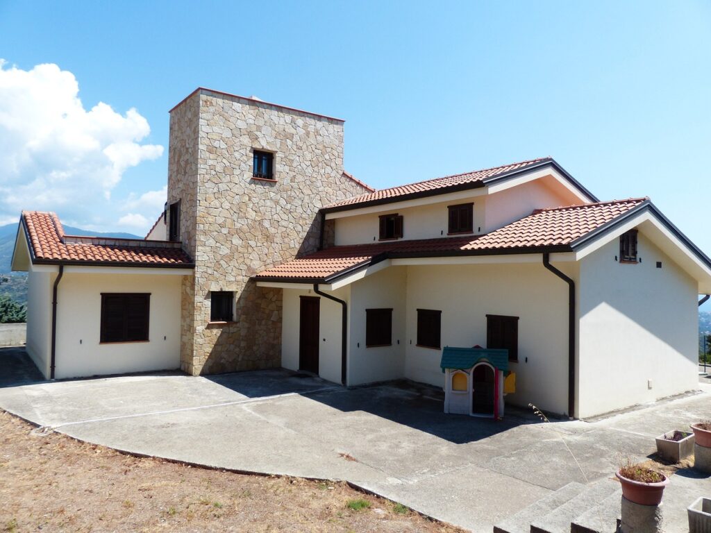 How to Set the Right Price for Your Villa's Long-Term Rental