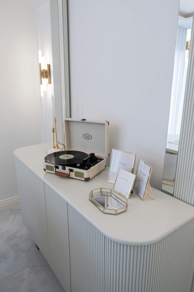 Minimalist Interior Decoration Simplicity and Elegance