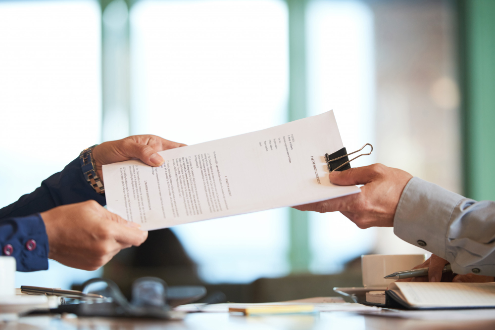 The Benefits of Hiring a Lawyer for Real Estate Transactions