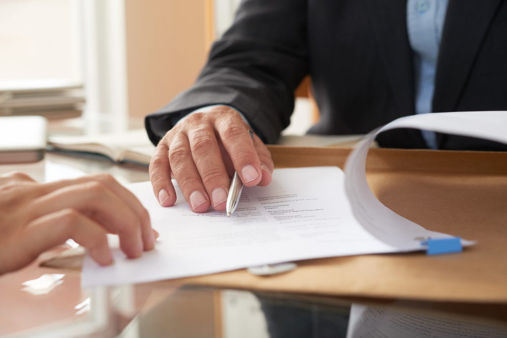 The Benefits of Hiring a Lawyer for Real Estate Transactions
